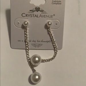 Pearl drop earrings